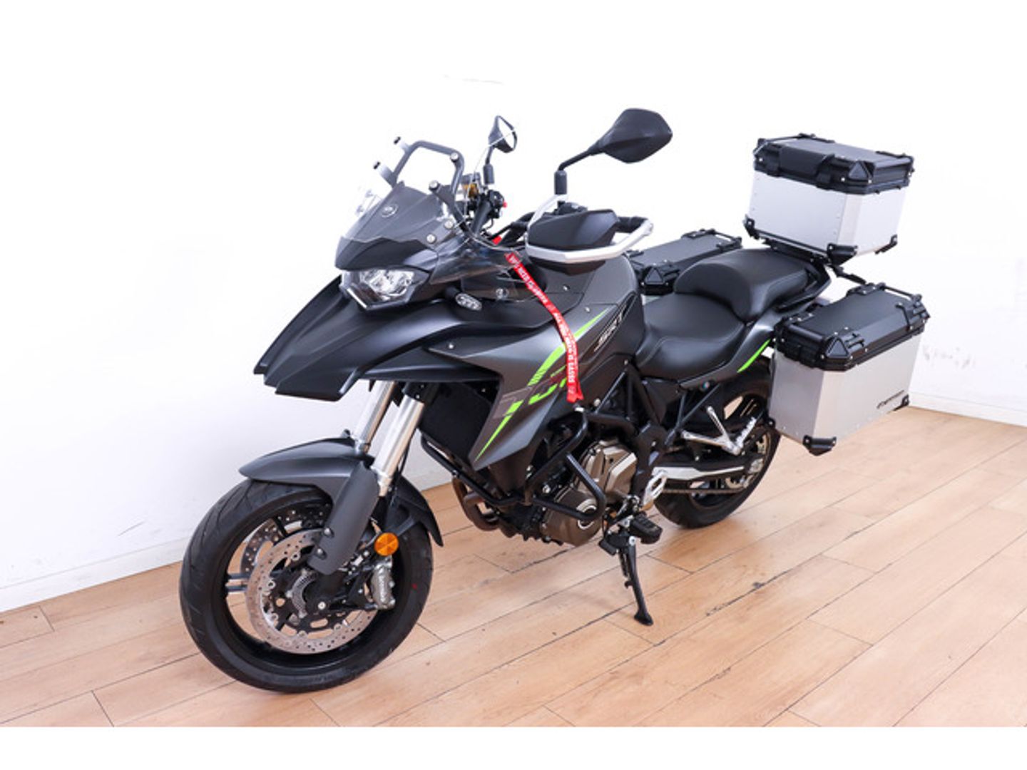 QJ Motor SRT 700X
