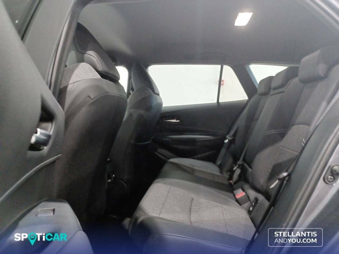 Toyota Corolla Touring Sports 200H Style 144 kW (196 CV) Gris Familiar