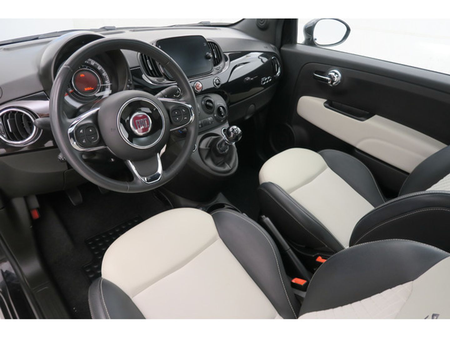 Fiat 500 1.0 Hybrid Dolcevita 51 kW (70 CV)