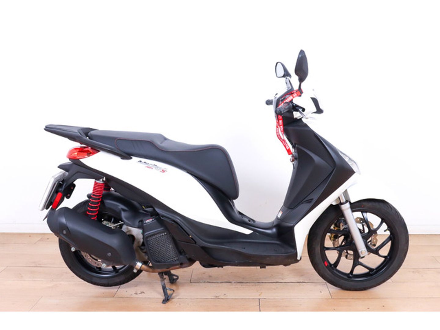 Piaggio Medley 125 Blanco Motorcycle