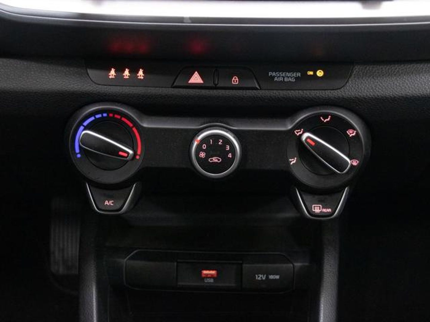 Kia Stonic 1.0 T-GDi MHEV MT Concept 74 kW (100 CV)