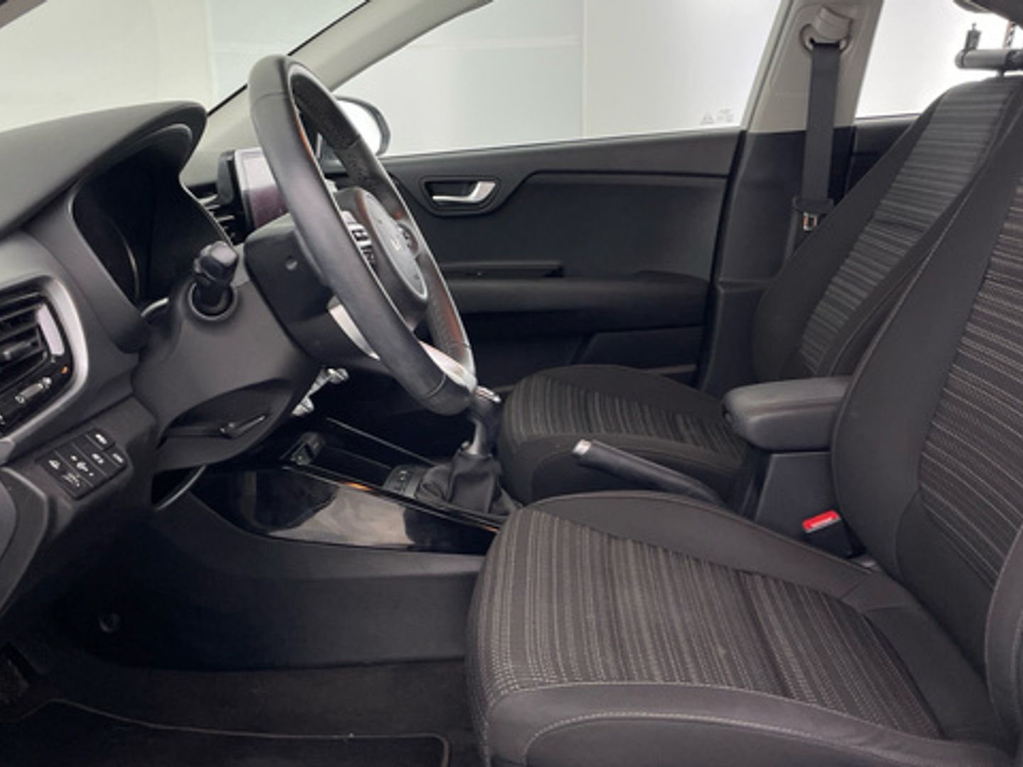 Kia Stonic 1.0 T-GDi MHEV Drive iMT 74 kW (100 CV) Blanco SUV