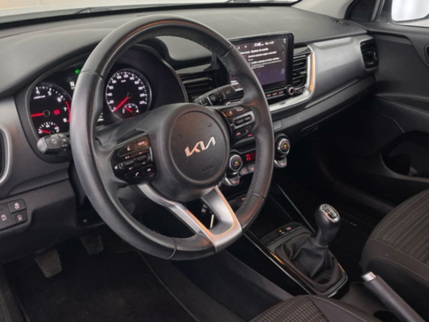 Kia Stonic 1.0 T-GDi MHEV Drive iMT 74 kW (100 CV) Blanco SUV