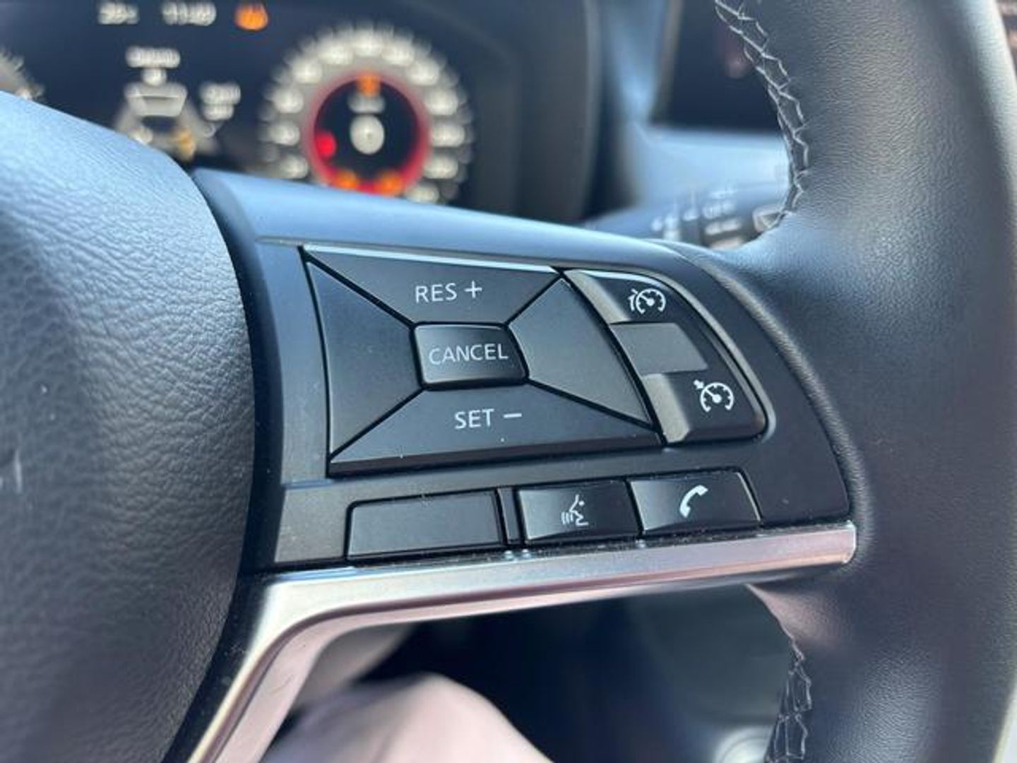 Nissan Juke DIG-T N-Connecta 4x2 84 kW (114 CV) Gris SUV