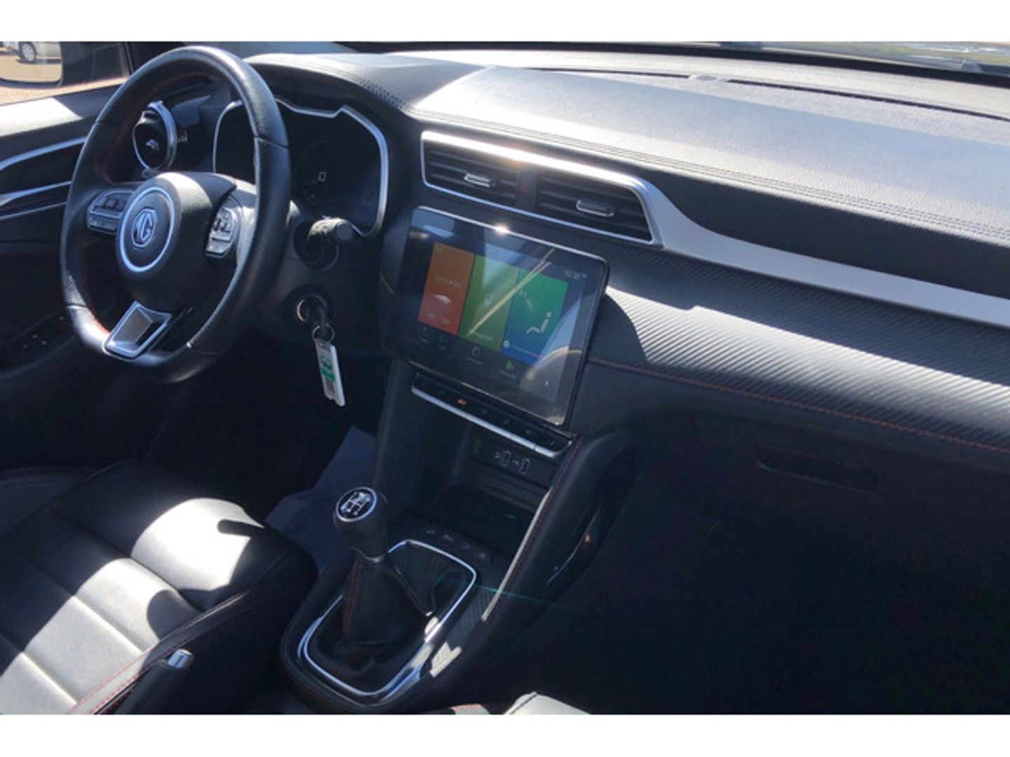 MG ZS 1.5 Luxury 78 kW (106 CV) Negro All Terrain / Pick-up