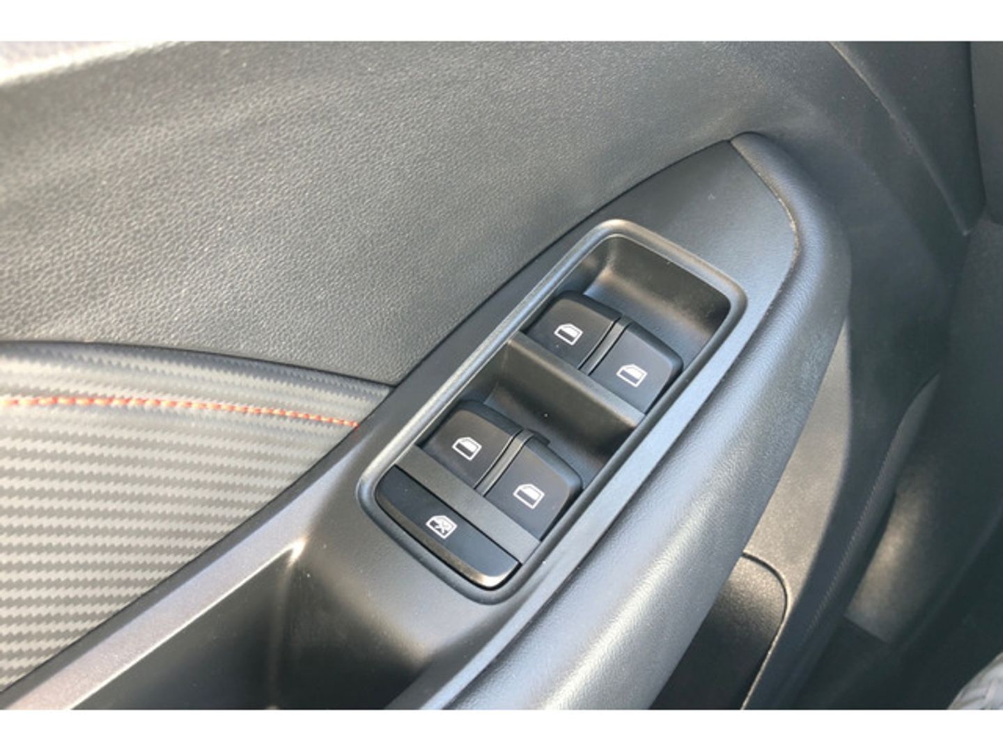 MG ZS 1.5 Luxury 78 kW (106 CV) Negro All Terrain / Pick-up