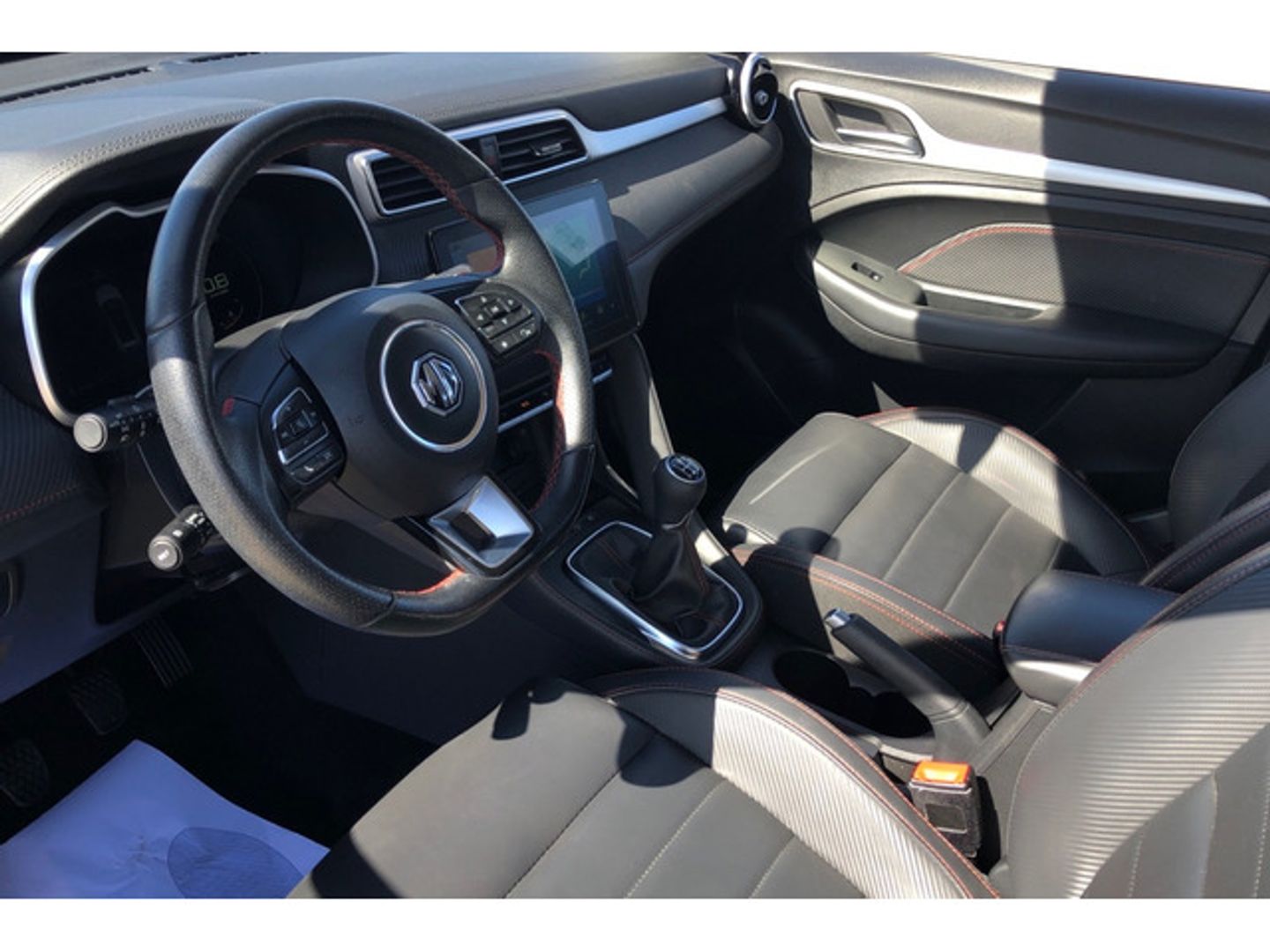 MG ZS 1.5 Luxury 78 kW (106 CV) Negro All Terrain / Pick-up
