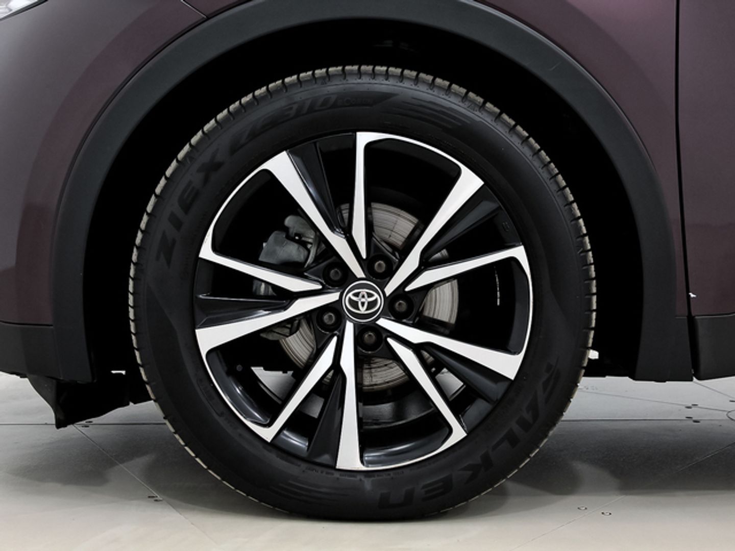 Toyota C-HR 140H Advance 103 kW (140 CV) Violeta SUV