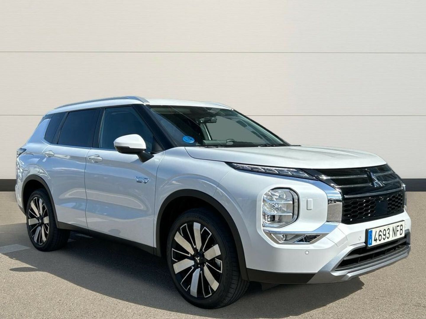 Mitsubishi Outlander 2.4 PHEV Kaiteki 4WD Auto 225 kW (306 CV) Blanco SUV