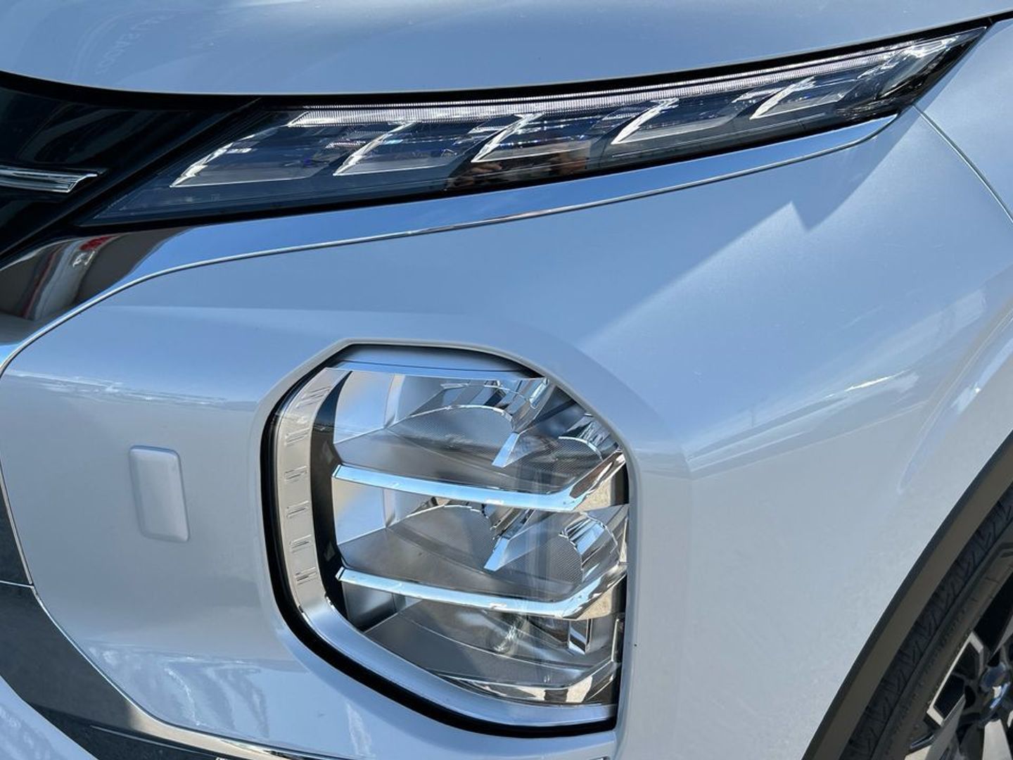 Mitsubishi Outlander 2.4 PHEV Kaiteki 4WD Auto 225 kW (306 CV) Blanco SUV