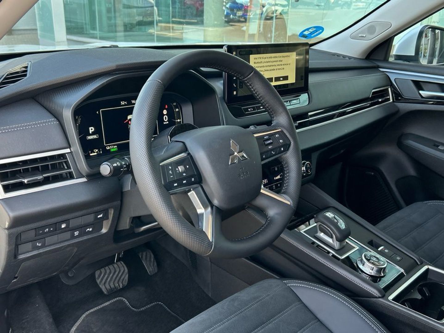 Mitsubishi Outlander 2.4 PHEV Kaiteki 4WD Auto 225 kW (306 CV) Blanco SUV