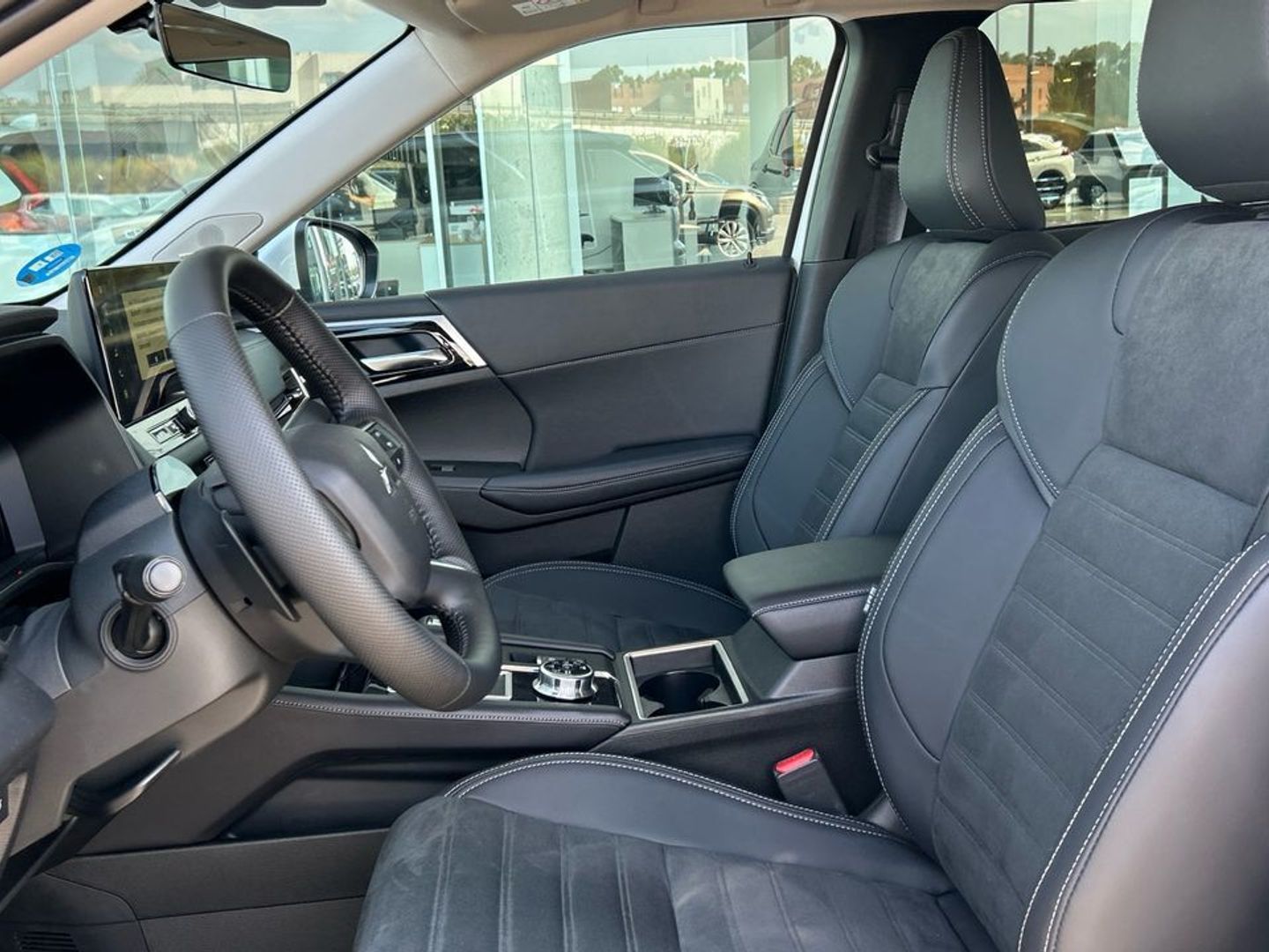 Mitsubishi Outlander 2.4 PHEV Kaiteki 4WD Auto 225 kW (306 CV) Blanco SUV