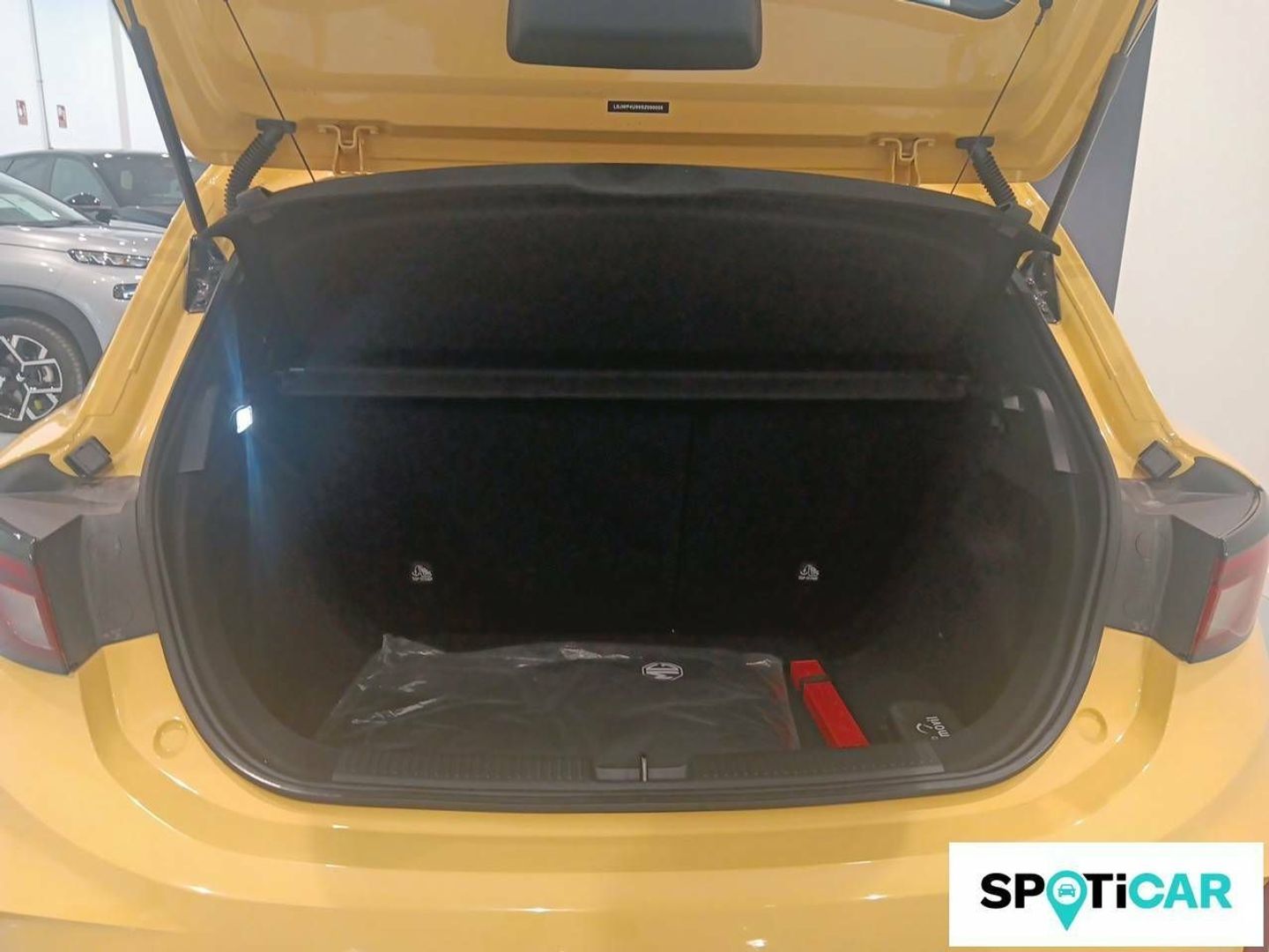 MG MG3 1.5 Comfort 85 kW (116 CV) Amarillo Sedan