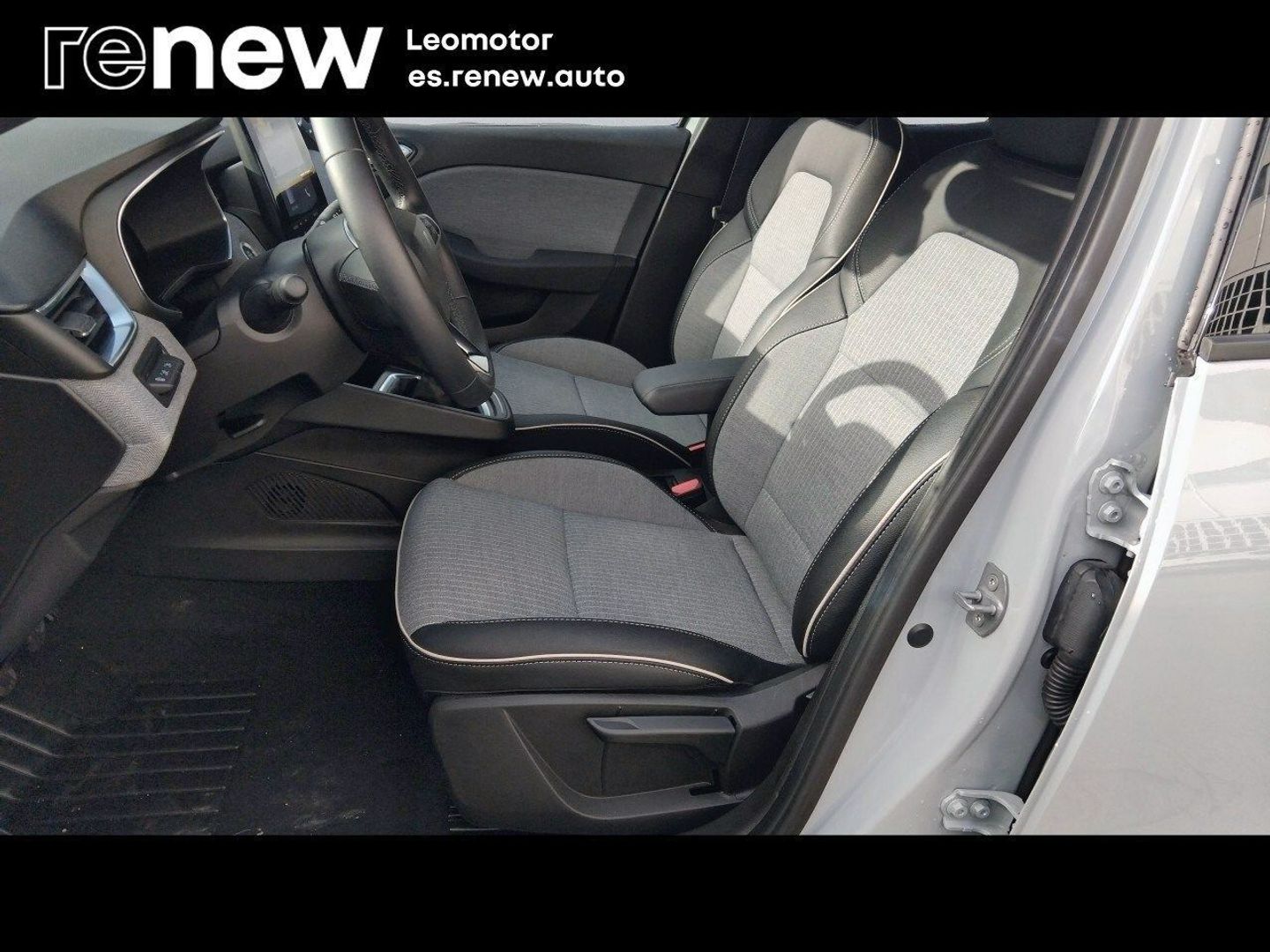 Renault Clio Techno TCe 66 kW (90 CV) Gris Sedan