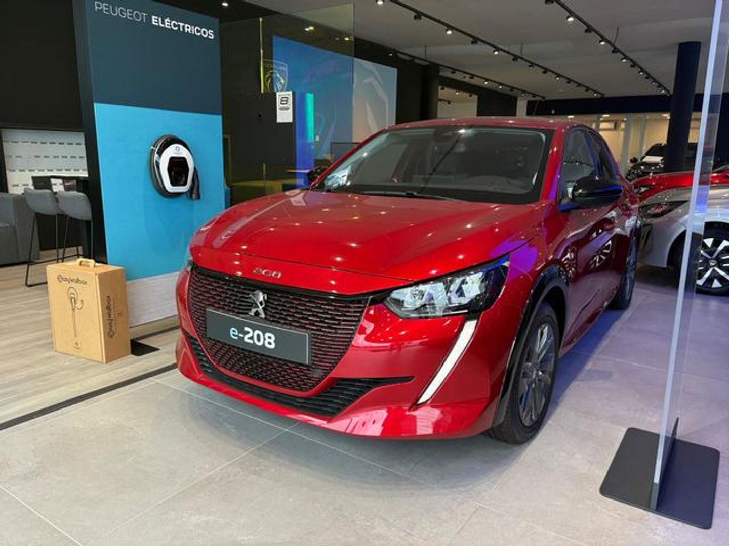 Peugeot e-208 Eléctrico Allure Pack 100 kW (136 CV) Rojo Compact