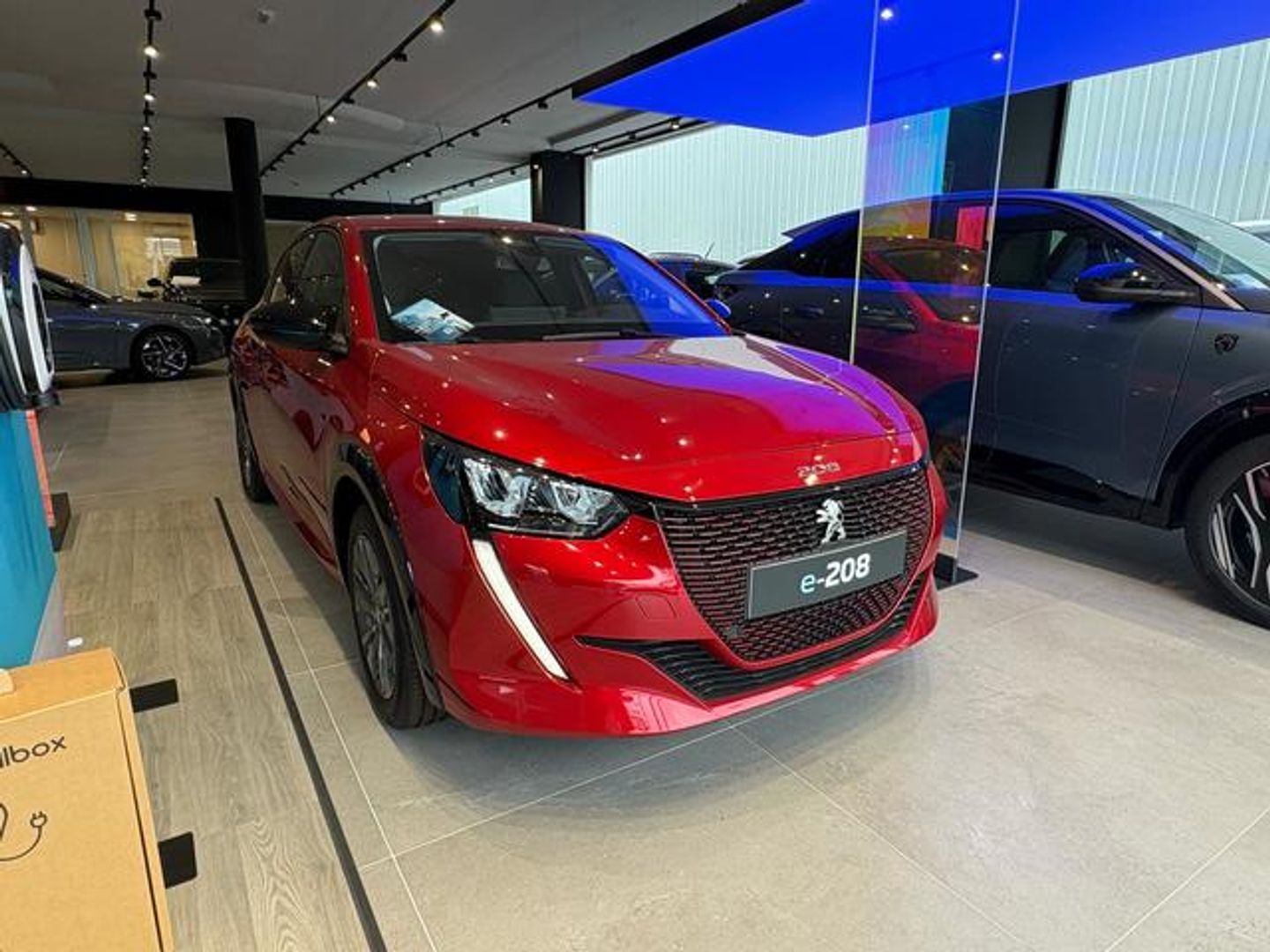 Peugeot e-208 Eléctrico Allure Pack 100 kW (136 CV) Rojo Compact