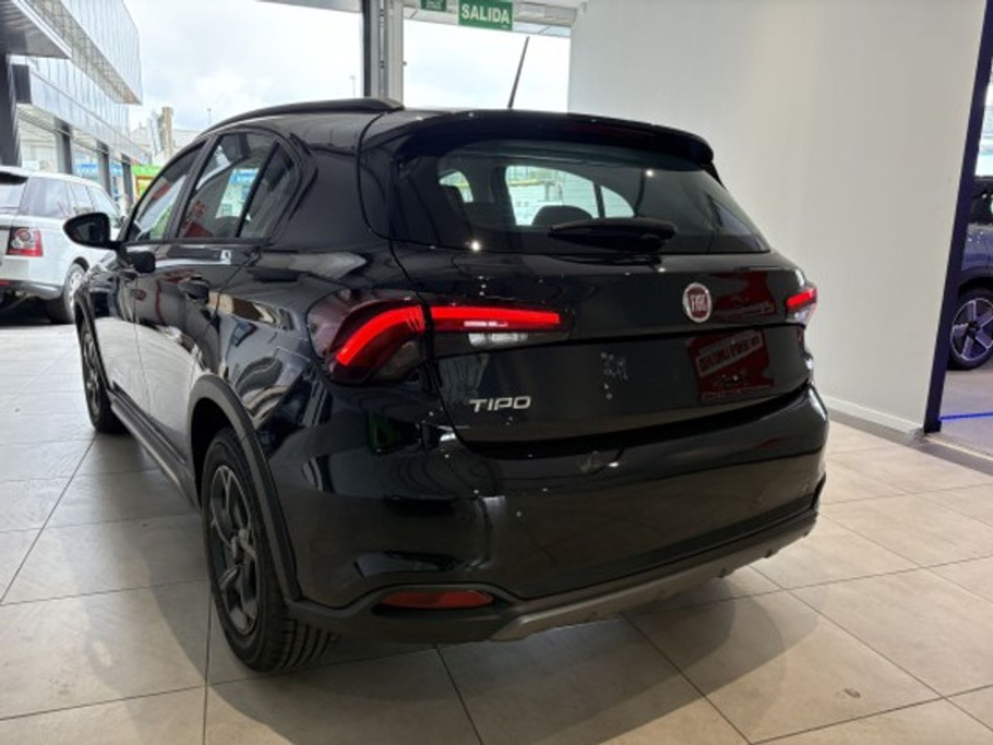 Fiat Tipo 1.6 Multijet City Cross 96 kW (130 CV) Negro Sedan