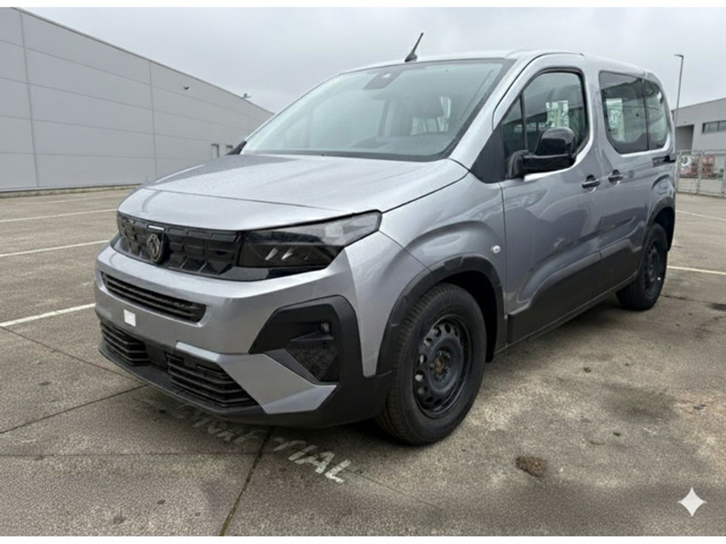 Peugeot Rifter BlueHDi 100 Allure 74 kW (100 CV) Gris Minivan