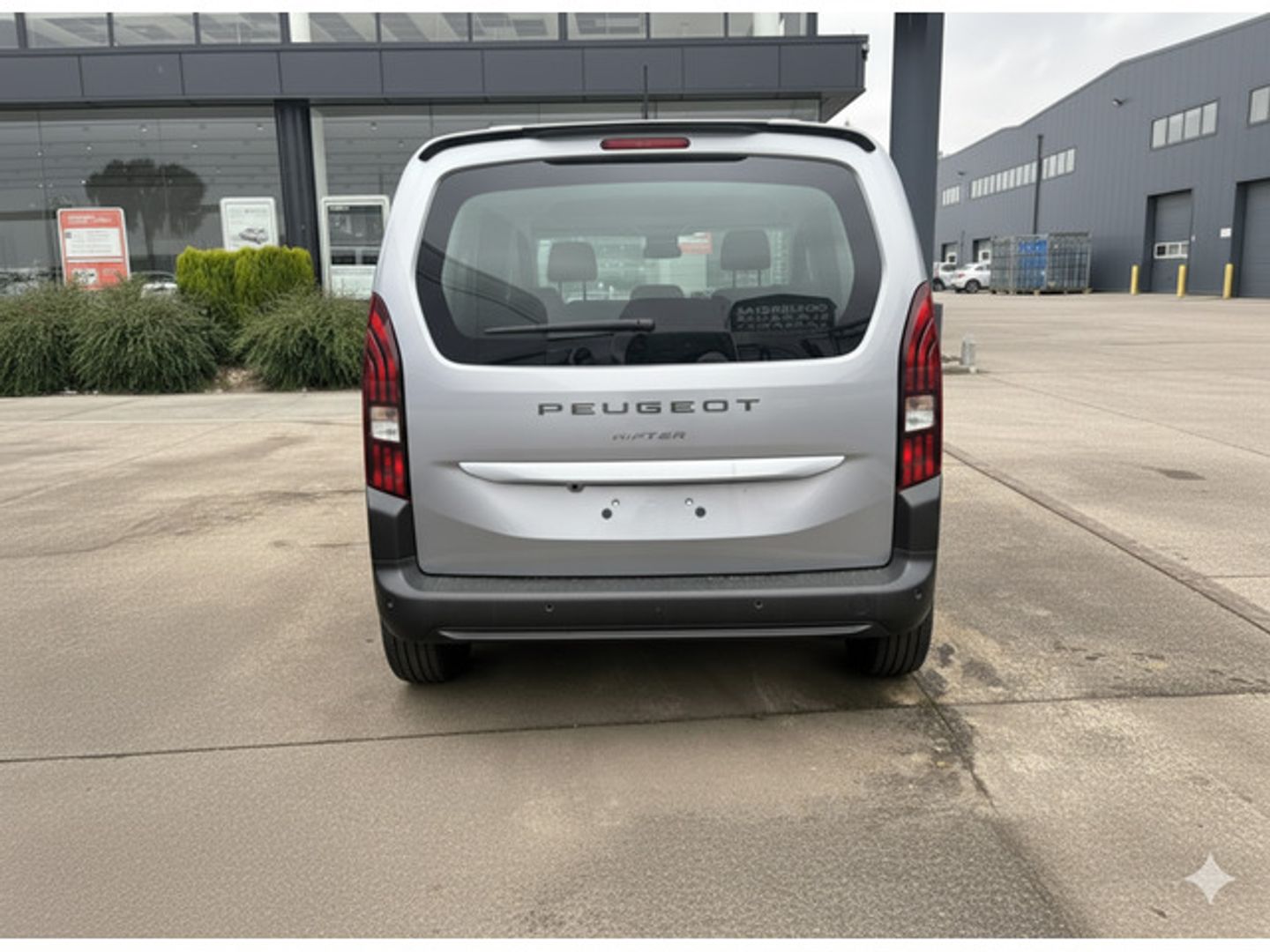 Peugeot Rifter BlueHDi 100 Allure 74 kW (100 CV) Gris Minivan