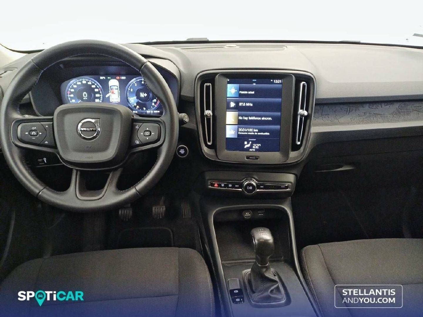 Volvo XC40 T3 Momentum Core 120 kW (163 CV) Blanco SUV