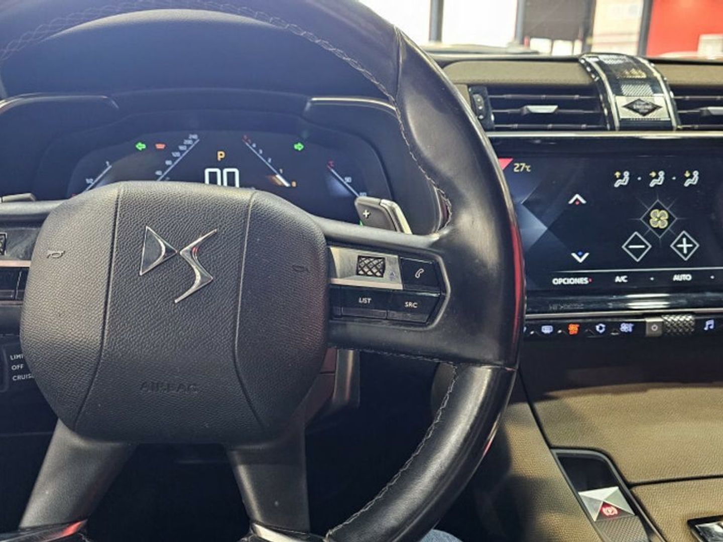 DS DS7 Crossback BlueHDi 130 DE Bastille + AT 96 kW (130 CV) Gris All Terrain / Pick-up