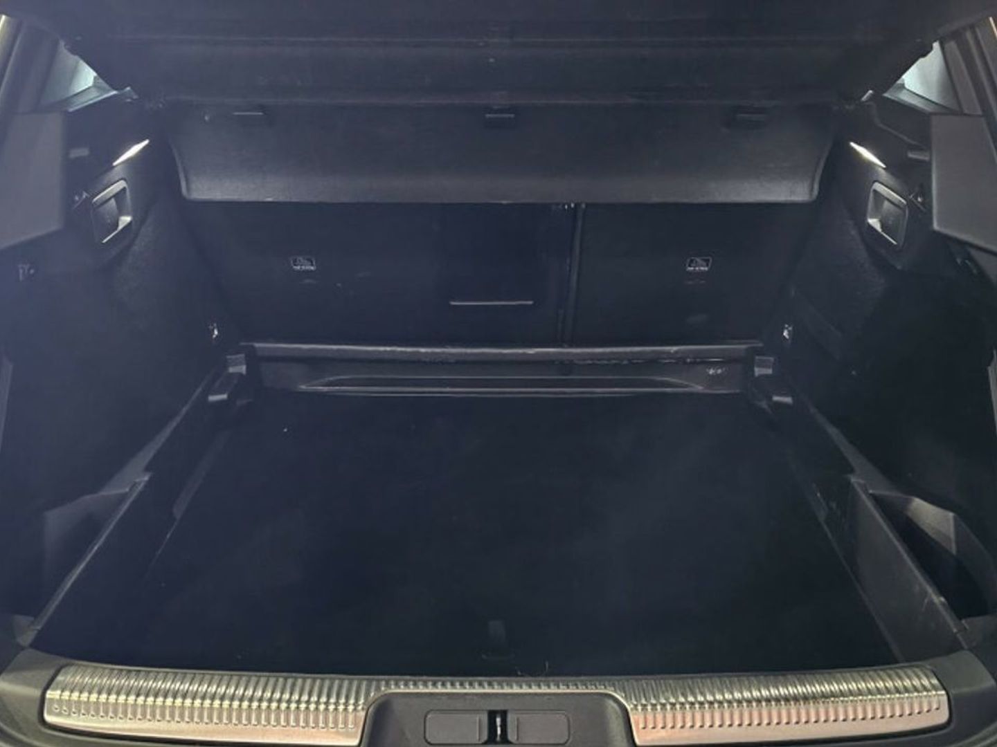 DS DS7 Crossback BlueHDi 130 DE Bastille + AT 96 kW (130 CV) Gris All Terrain / Pick-up