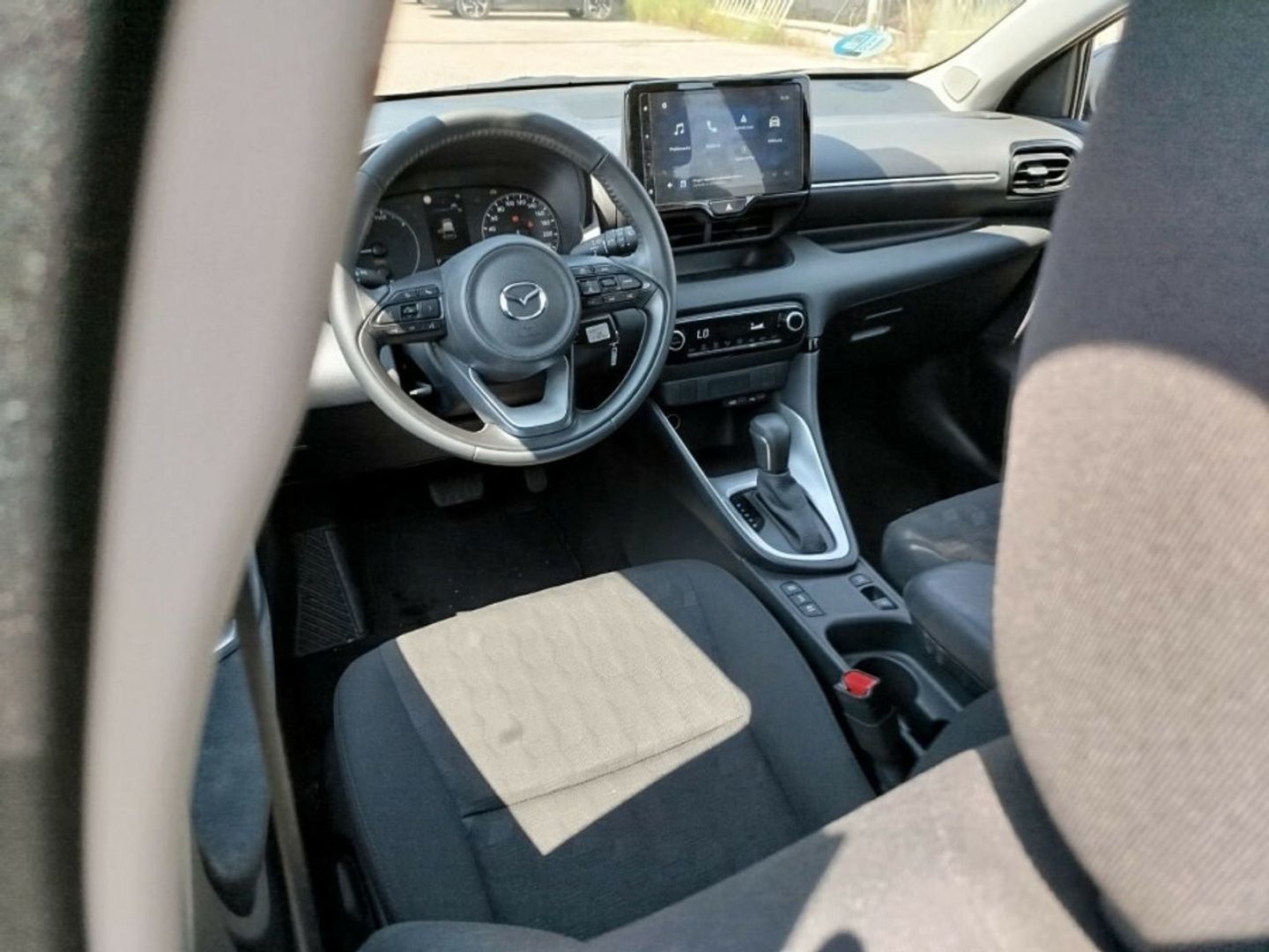 Mazda Mazda 2 1.5 Center-Line CVT  85 kW (116 CV) Blanco Sedan