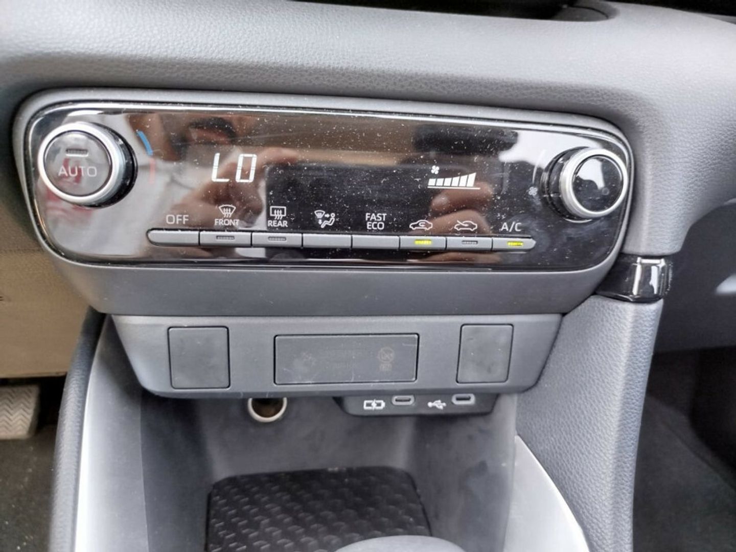 Mazda Mazda 2 1.5 Center-Line CVT  85 kW (116 CV) Blanco Sedan