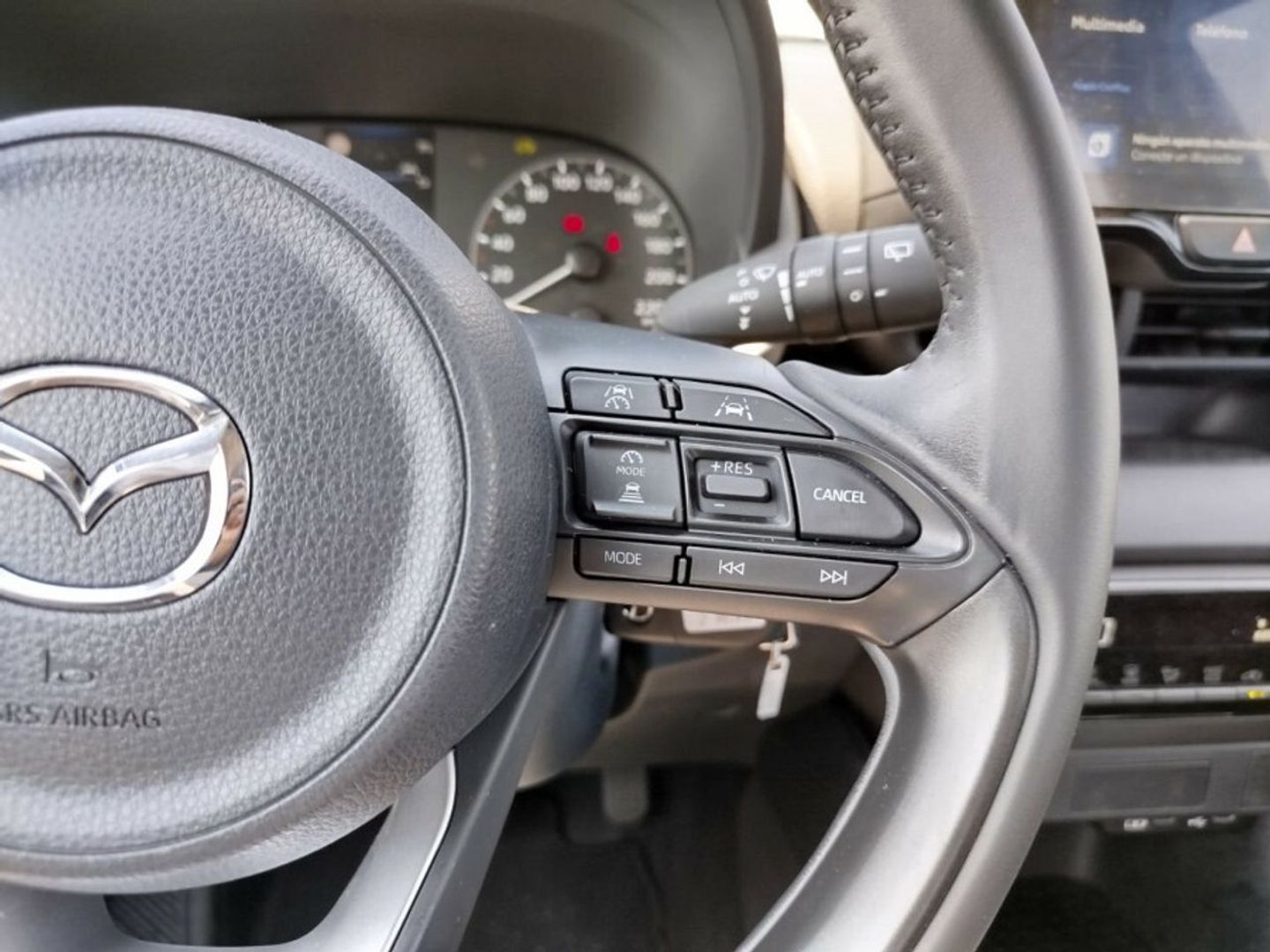 Mazda Mazda 2 1.5 Center-Line CVT  85 kW (116 CV) Blanco Sedan