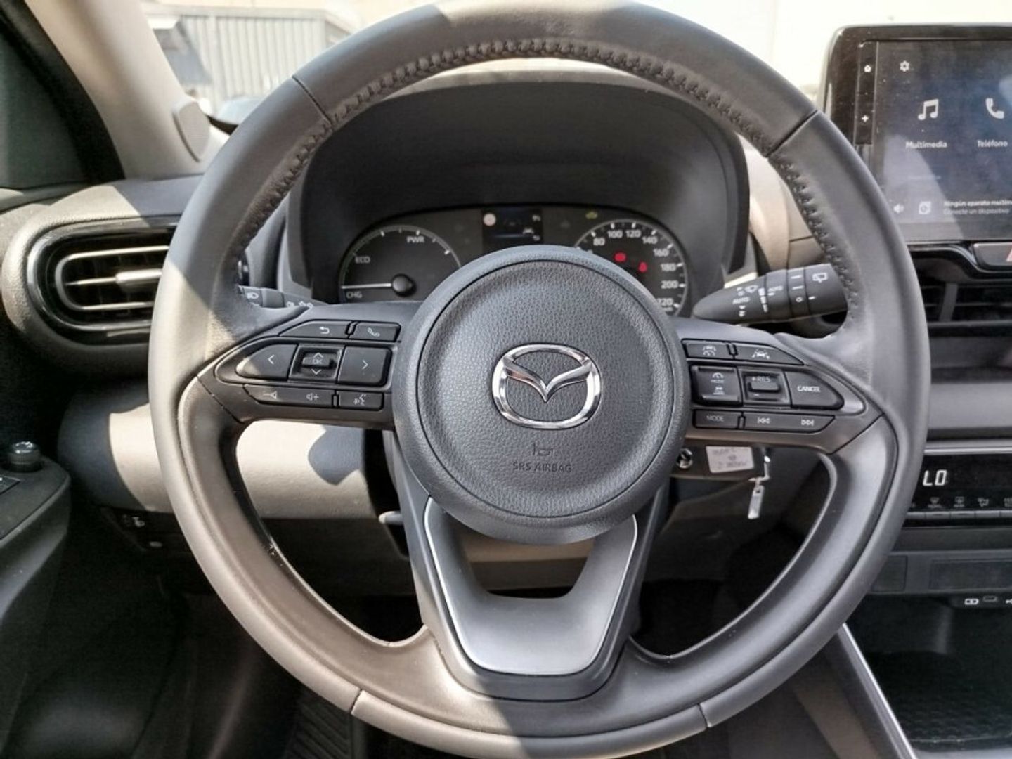 Mazda Mazda 2 1.5 Center-Line CVT  85 kW (116 CV) Blanco Sedan
