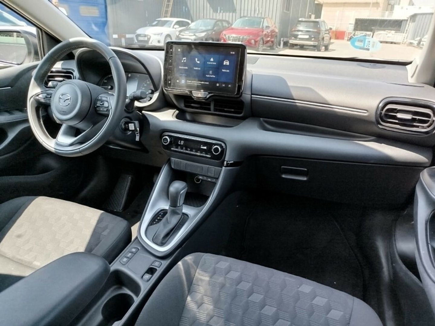 Mazda Mazda 2 1.5 Center-Line CVT  85 kW (116 CV) Blanco Sedan