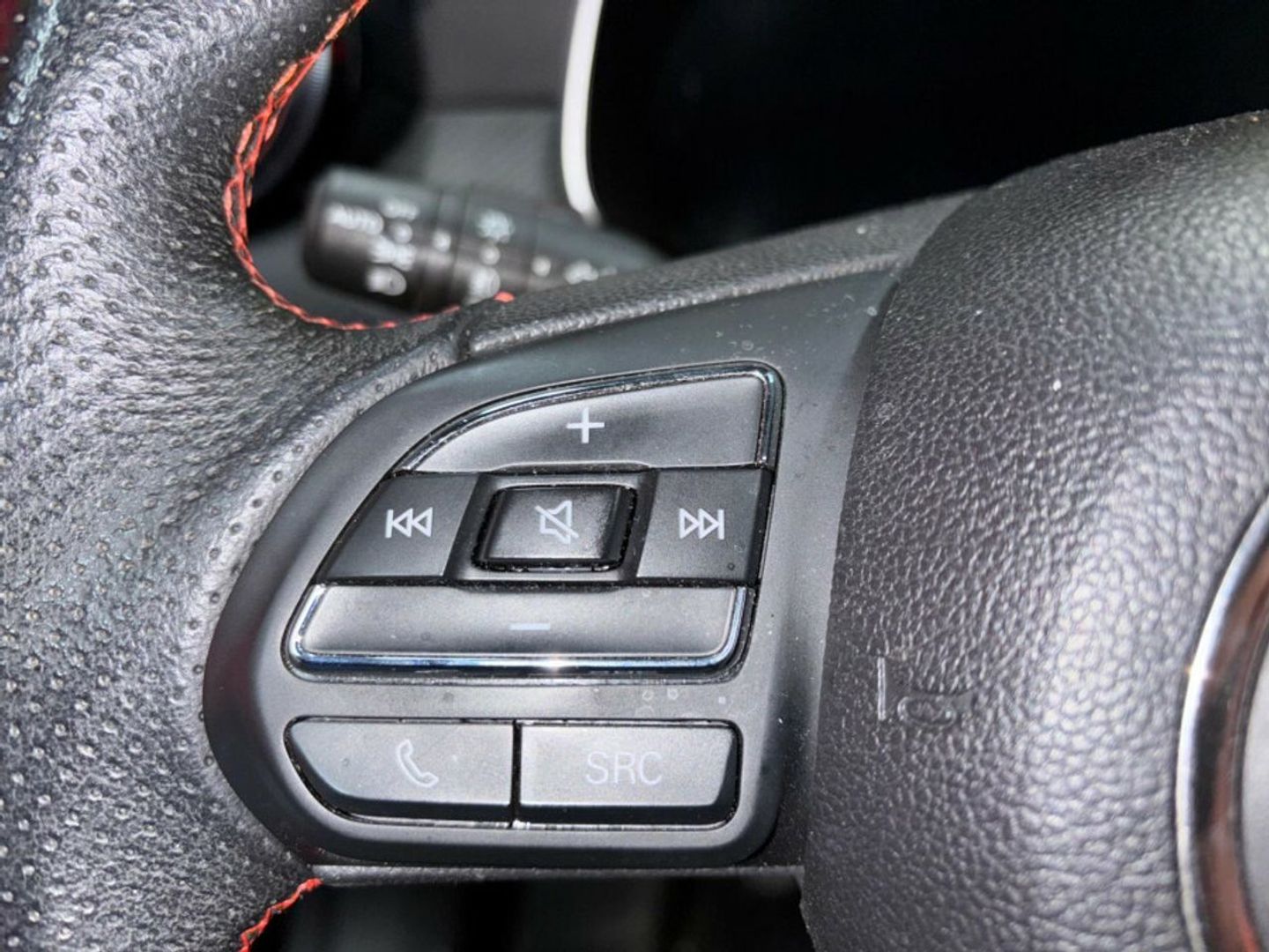 MG ZS 1.0T Luxury 82 kW (111 CV) Negro SUV