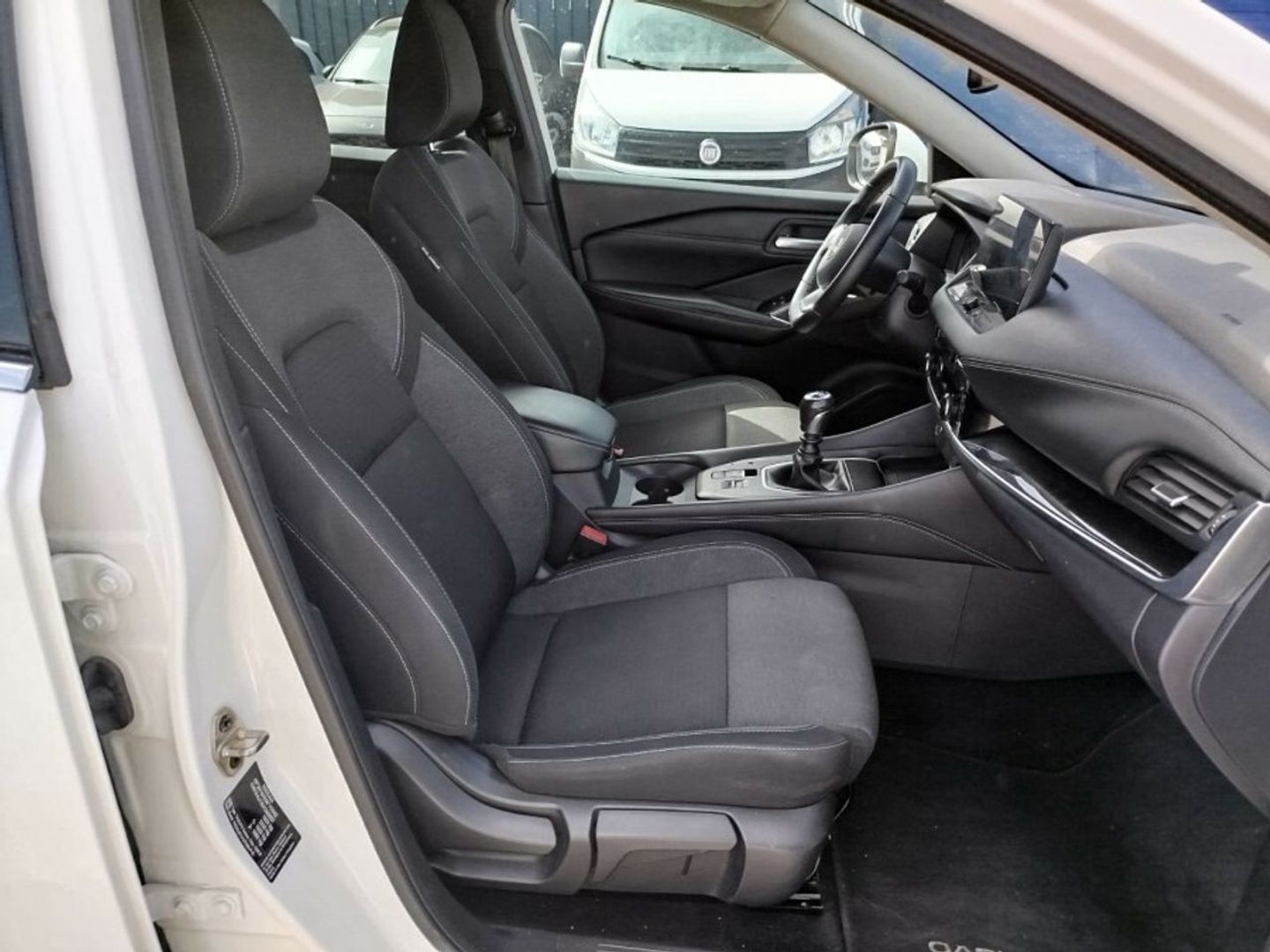 Nissan Qashqai DIG-T 140 mHEV N-Connecta 4x2 103 kW (140 CV) Blanco SUV