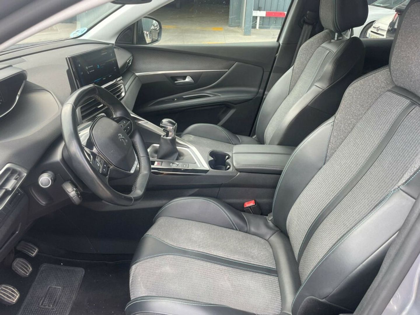 Peugeot 3008 PureTech 130 S&S Allure 96 kW (130 CV) Gris SUV