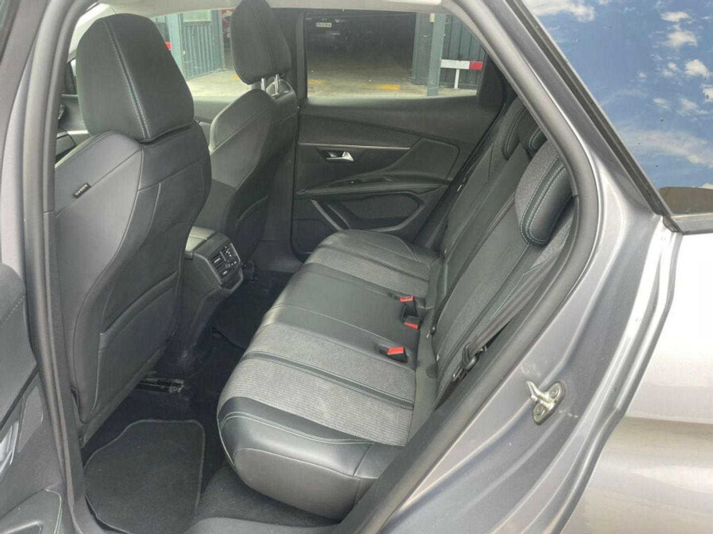 Peugeot 3008 PureTech 130 S&S Allure 96 kW (130 CV) Gris SUV