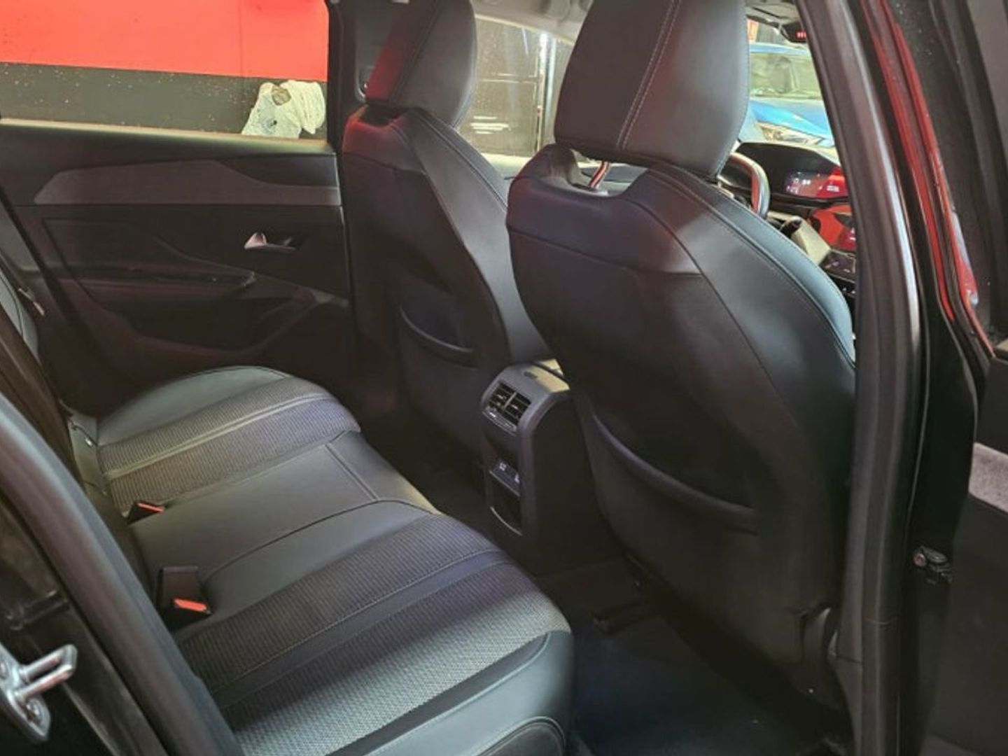 Peugeot 308 PureTech 130 Allure 96 kW (130 CV) Negro Compact