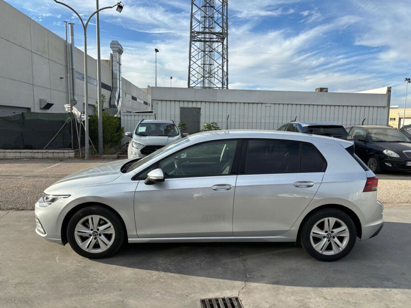 Volkswagen Golf Life 1.0 TSI 81 kW (110 CV) Gris Plata Compact
