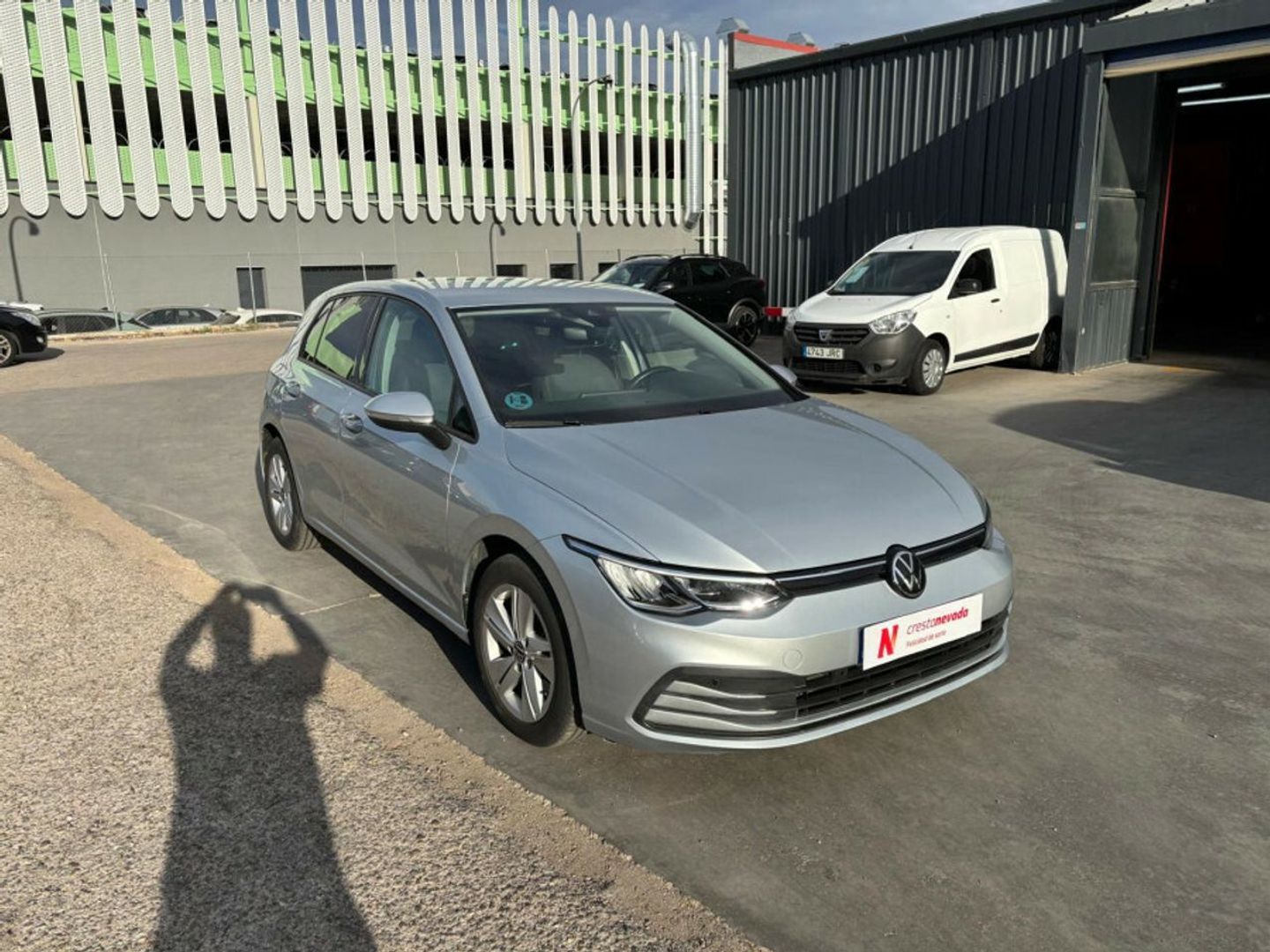 Volkswagen Golf Life 1.0 TSI 81 kW (110 CV) Gris Plata Compact