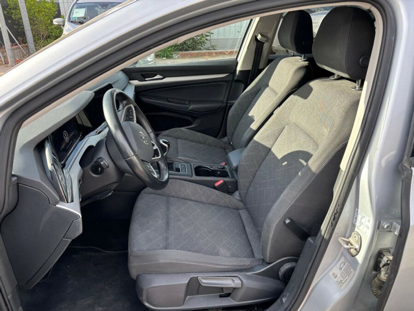 Volkswagen Golf Life 1.0 TSI 81 kW (110 CV) Gris Plata Compact