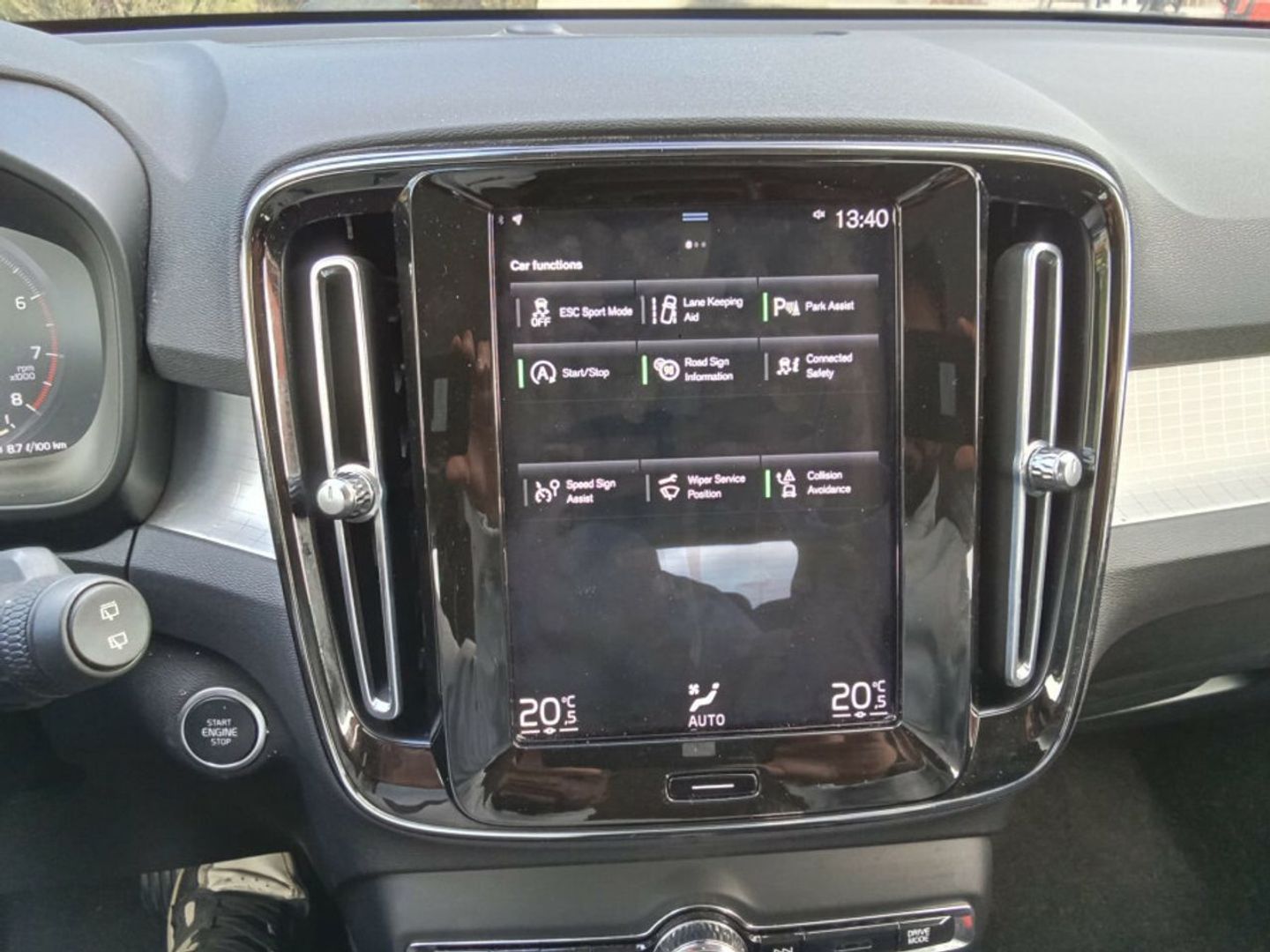 Volvo XC40 B4 G Momentum Pro AWD Auto 145 kW (197 CV) Negro SUV