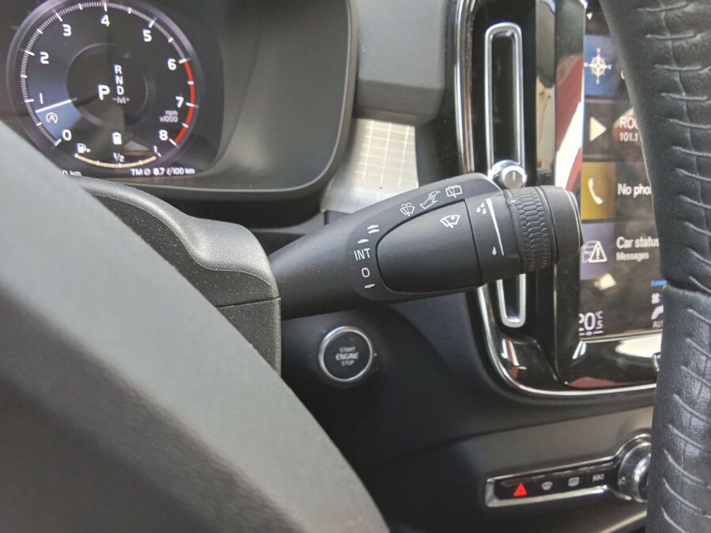 Volvo XC40 B4 G Momentum Pro AWD Auto 145 kW (197 CV) Negro SUV