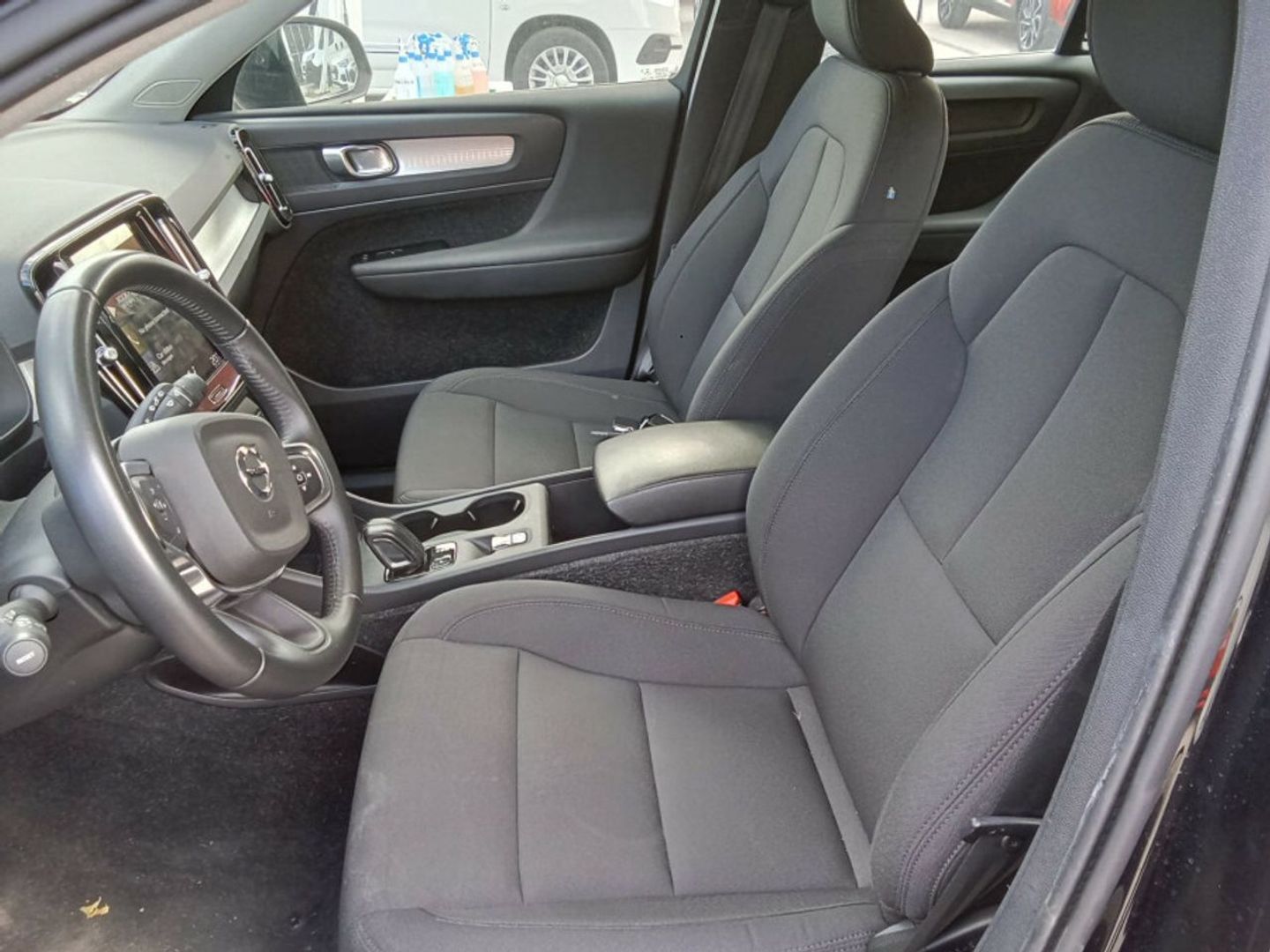 Volvo XC40 B4 G Momentum Pro AWD Auto 145 kW (197 CV) Negro SUV