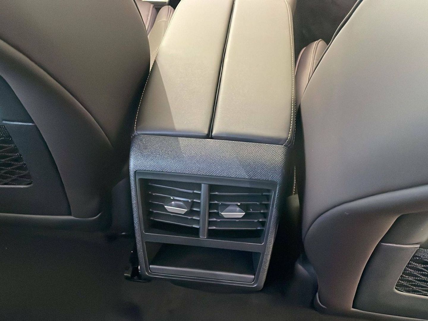 DS DS7 Crossback Plug-In Hybrid Antoine De Saint Exupery AWD 221 kW (301 CV) Gris All Terrain / Pick-up