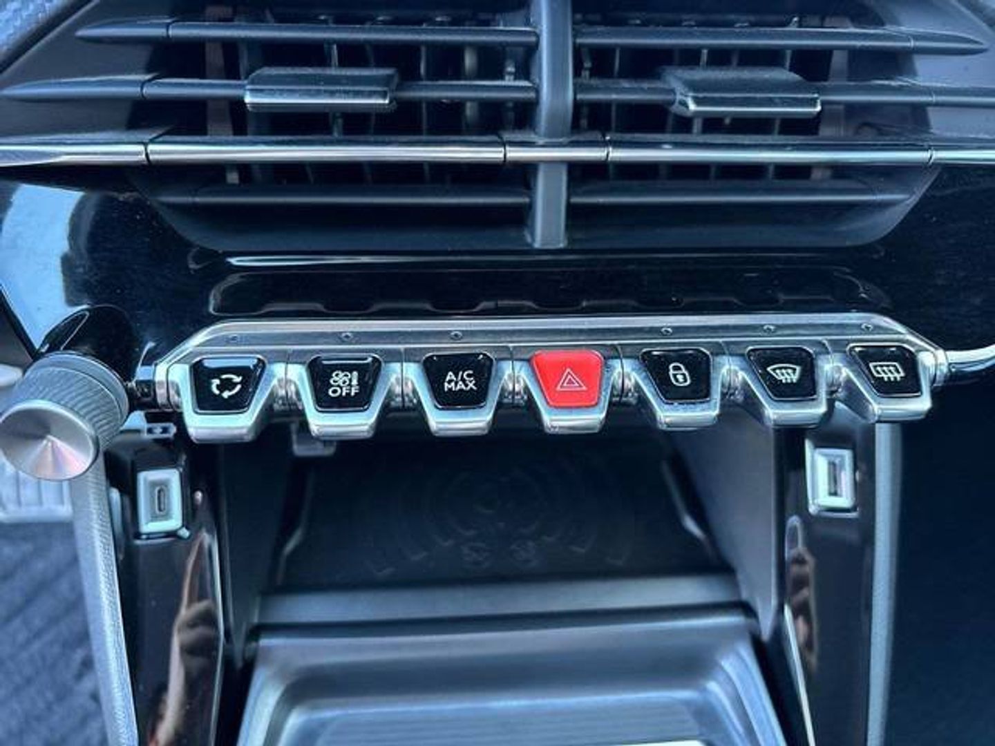 Peugeot 2008 BlueHDi 130 S&S Allure Pack EAT8 96 kW (130 CV) Azul All Terrain / Pick-up