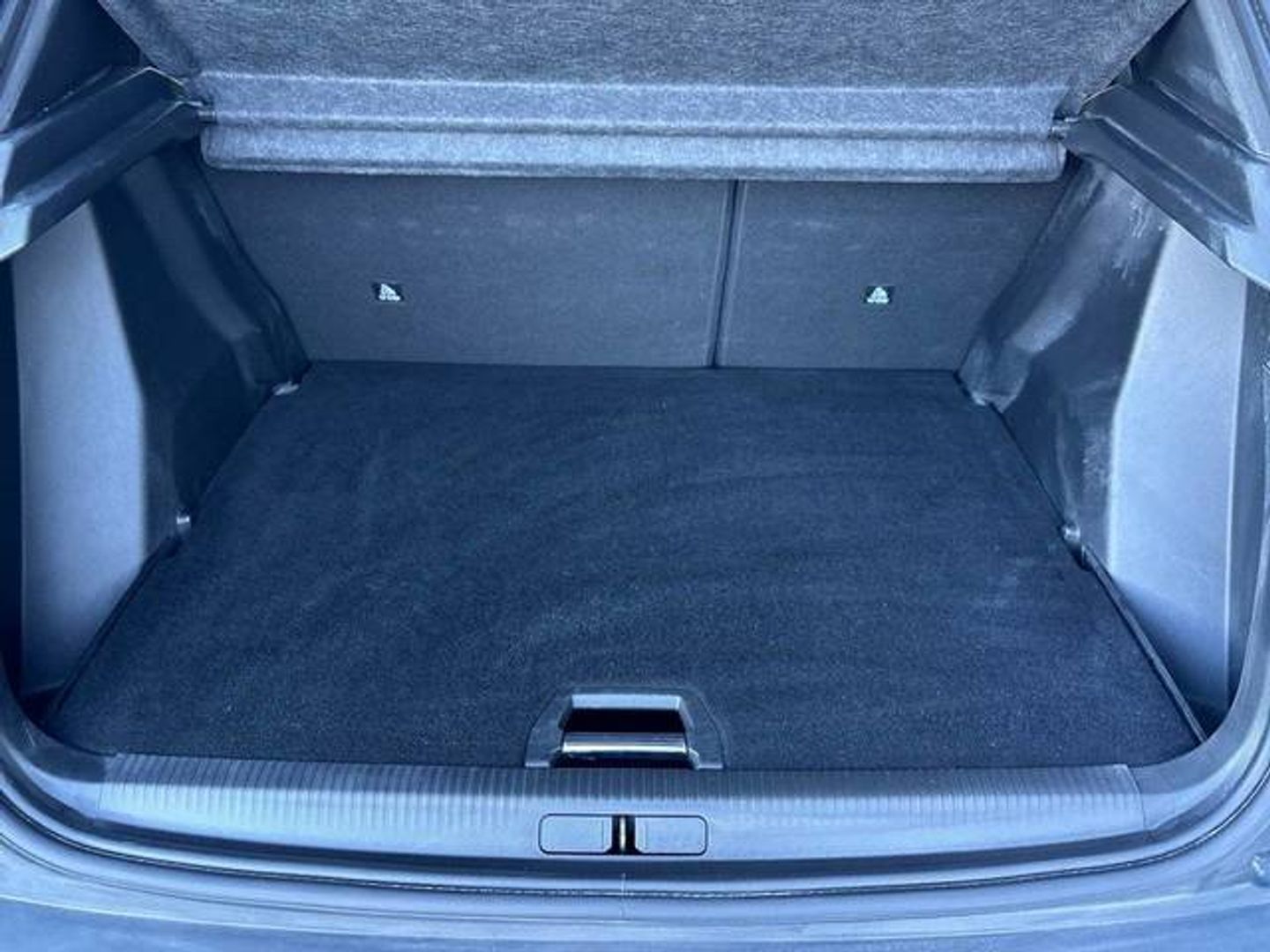 Peugeot 2008 BlueHDi 130 S&S Allure Pack EAT8 96 kW (130 CV) Azul All Terrain / Pick-up