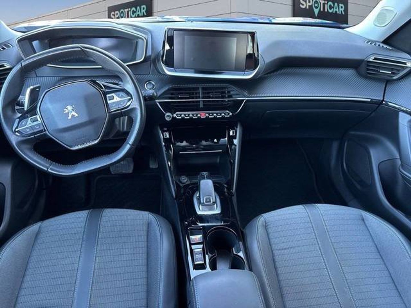 Peugeot 2008 BlueHDi 130 S&S Allure Pack EAT8 96 kW (130 CV) Azul All Terrain / Pick-up