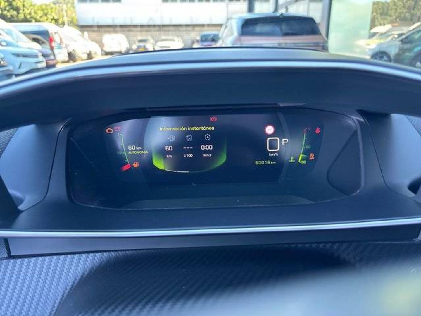 Peugeot 2008 BlueHDi 130 S&S Allure Pack EAT8 96 kW (130 CV) Azul All Terrain / Pick-up