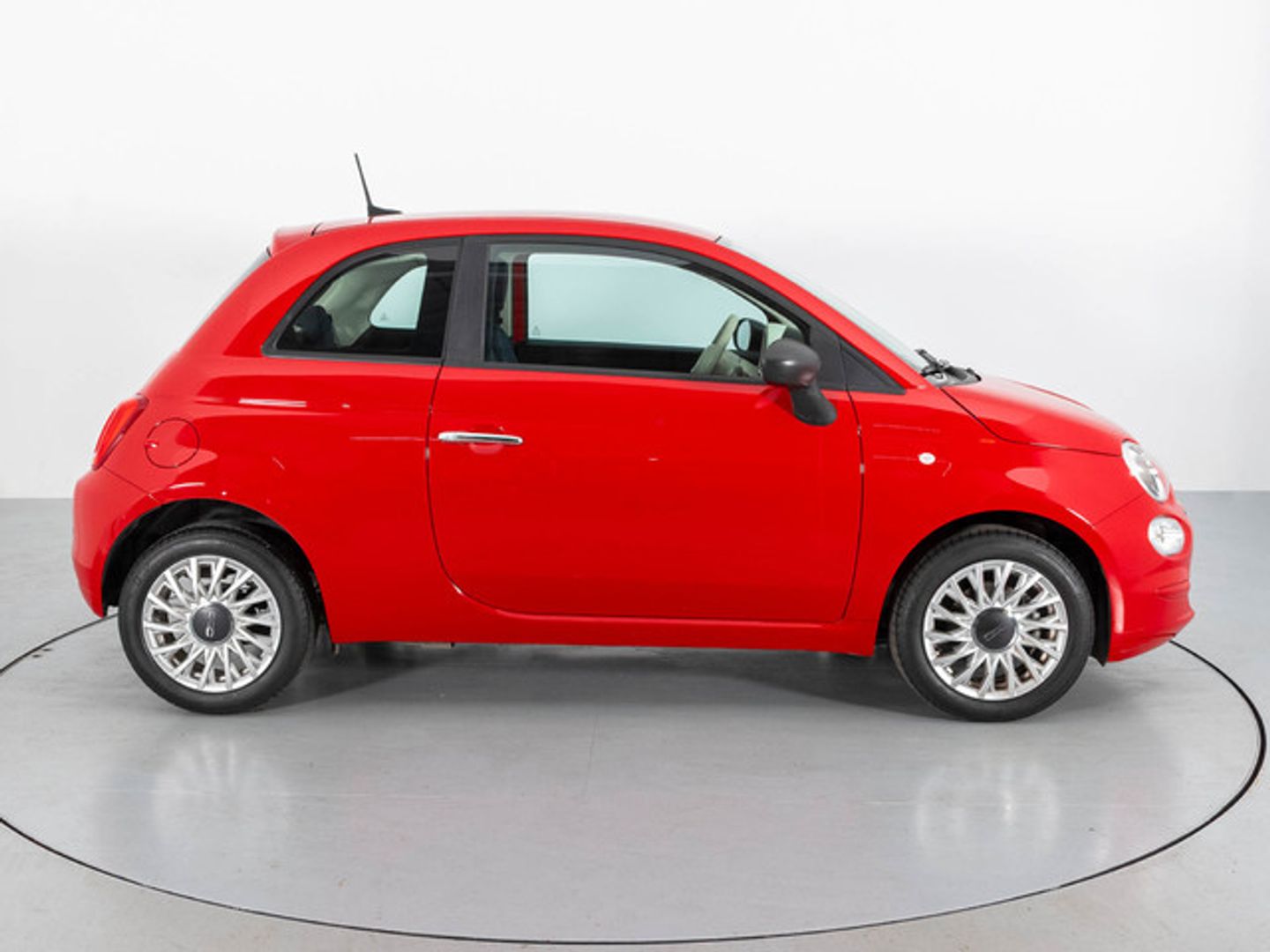 Fiat 500 1.0 Hybrid Cult 51 kW (70 CV) Rojo Compact