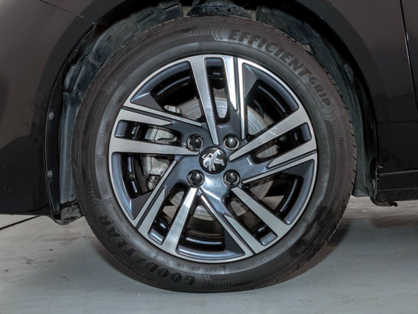 Peugeot 208 PureTech 100 Allure 75 kW (100 CV) Negro Compact