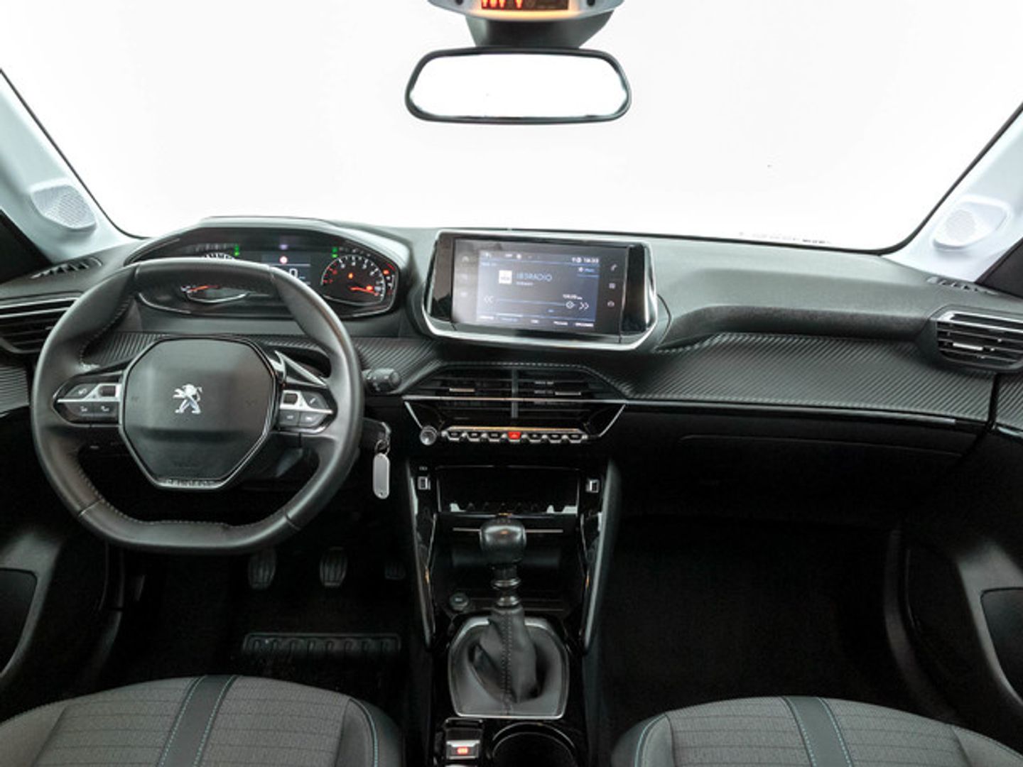 Peugeot 208 PureTech 100 Allure 75 kW (100 CV) Negro Compact